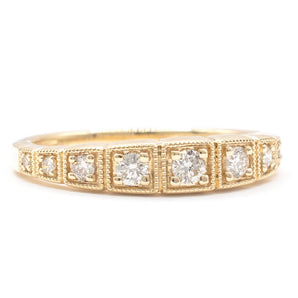 Graduated Round Diamond Milgrain Ring 14K Yellow Gold